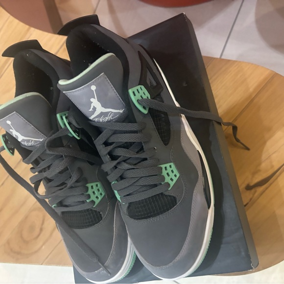 Jordan 4 Green Glow’s - Picture 2 of 8
